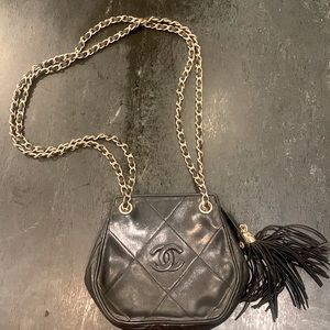 CHANEL-Vintage 80s 90s BlackCC Tassel Mini Diamond Quilted Leather Crossbody